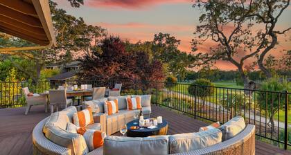 Enjoy a glass of wine & watch Napas stunning sunsets from sofa on huge deck! 3ba