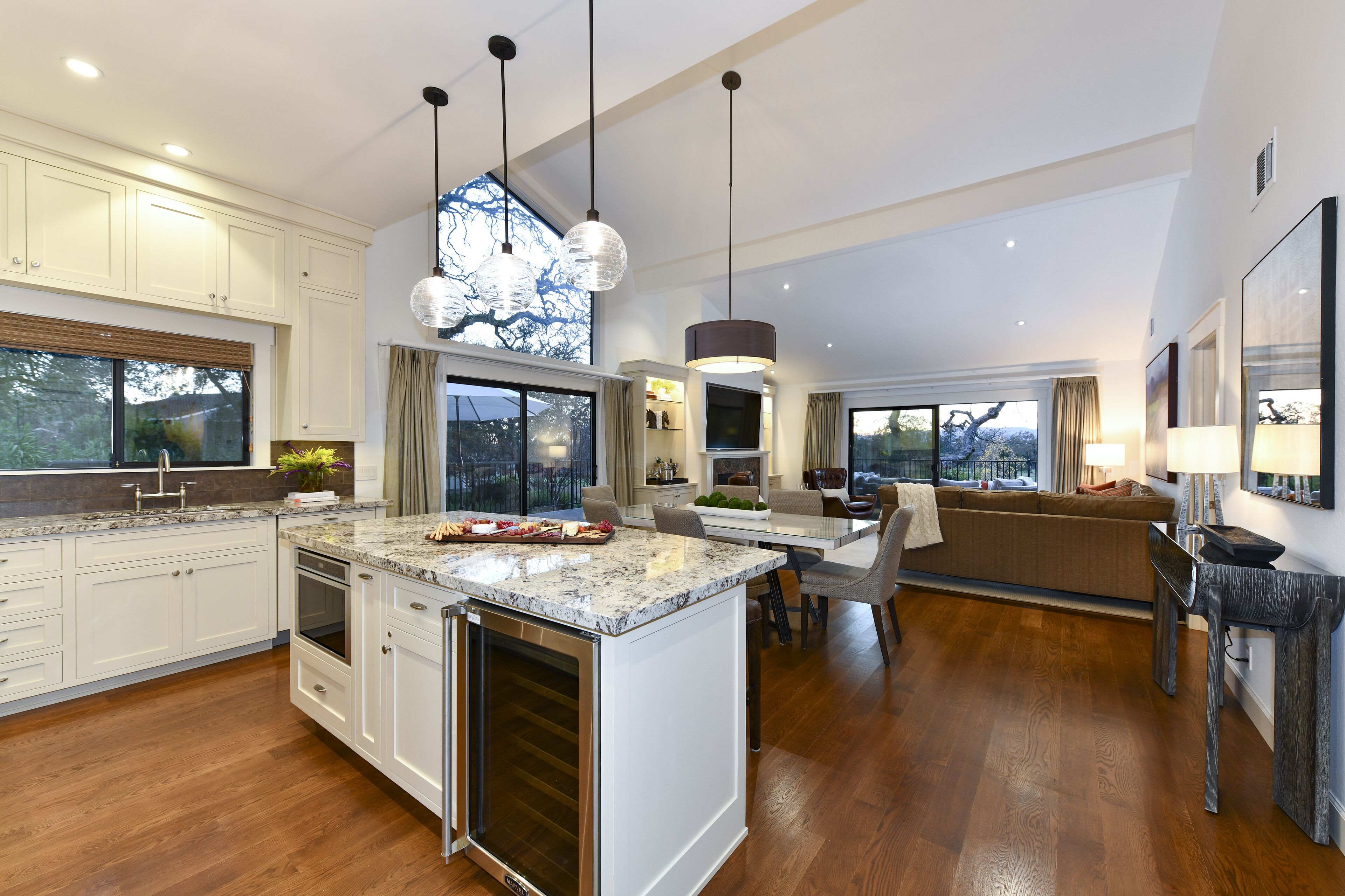 Silverado Sunset Napa. 3Br/3Ba. Best location, wrap-around deck, stunning views