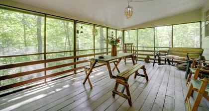 Smoky Mtn Hideaway: Screened Porch & Fire Pit