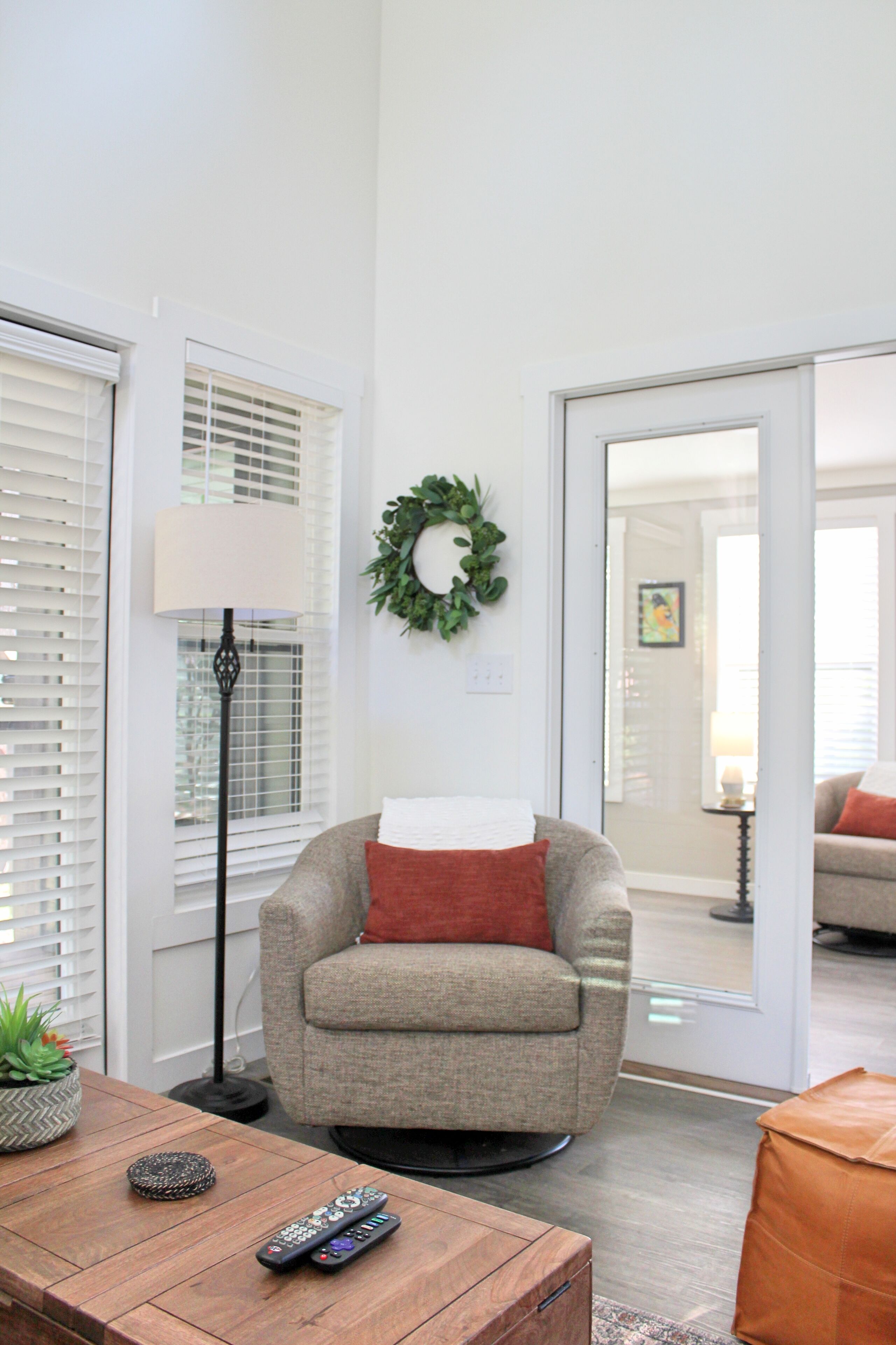 Tiny Home in the woods with Hot tub, swing and hiking trails