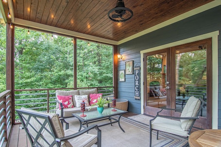 Property grounds. Side ofLookout Mtn-2 Story Hideaway-Sleeps14- Chatt Vistas