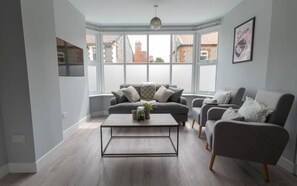 TV - Cosy and Modern 2-Bed Bungalow 150m from Beach (East Runton)