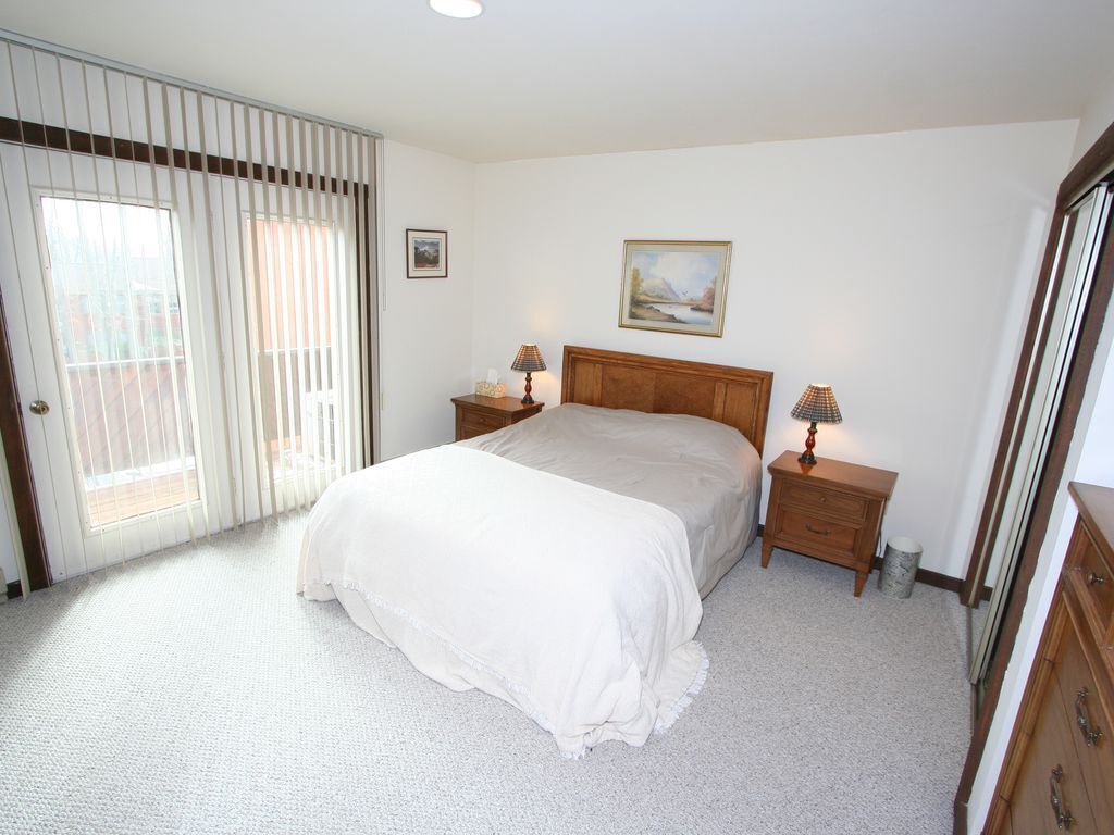 Fall Getaway in the Mountains on Big Boulder Lake