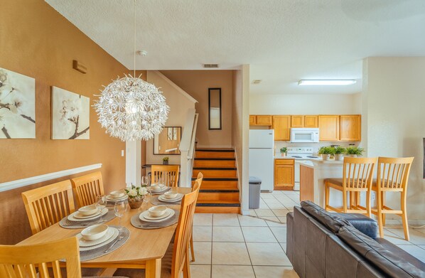 Interior - 124 Amazing Townhome 4bd in Davenport (Davenport)