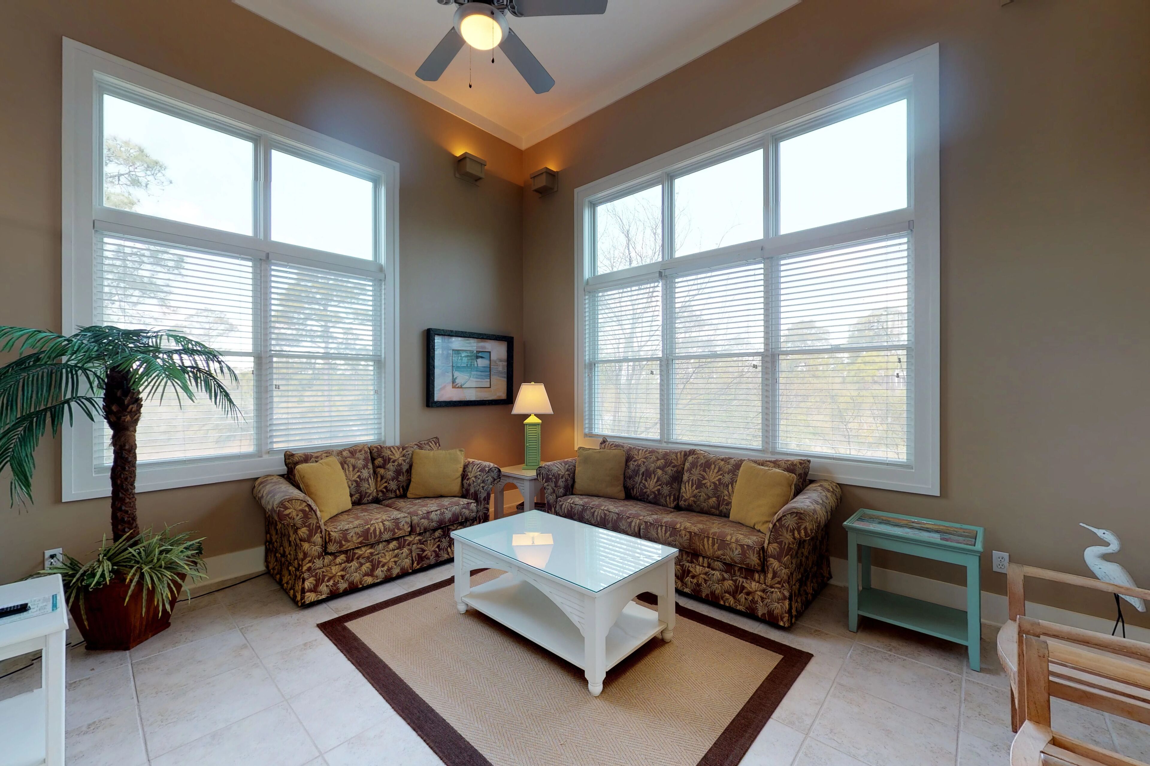 Wonderful dog-friendly home with elevator, grill, on-site outdoor pools and gym