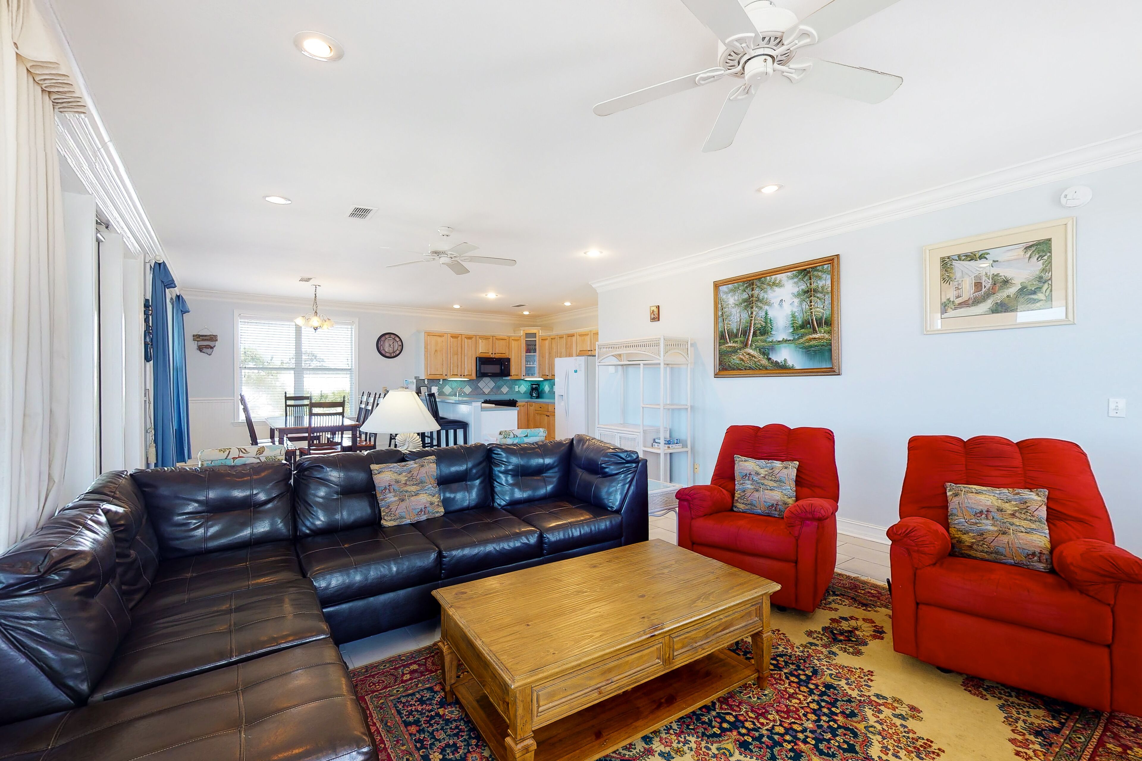 Dog-friendly home with private heated pool, beach gear, fireplace, elevator