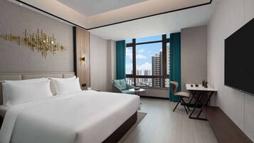 Deluxe Room, 1 King Bed, Non Smoking