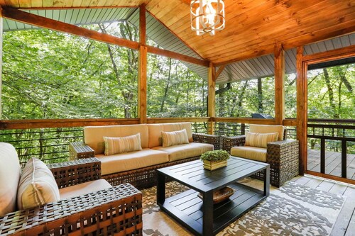 🕶️RELAX Here🌺WOW🌟PREMIER HOST😎Double Screened Porches🌳4 BED 4 BATH🫧HotTub