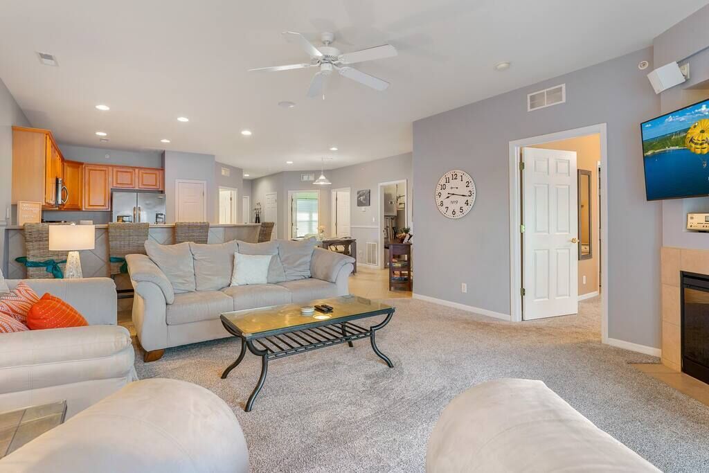 3BR Astounding Views of the Main Channel | Pool