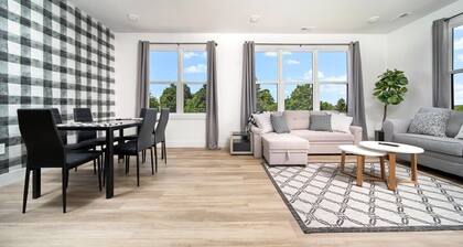 NEW Slabtown Suites 304