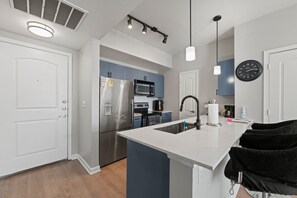 Private kitchen - Relax&Stay - Private & Spacious 1BR Apartment near Galleria Dallas (Dallas)