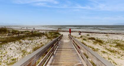 Recently Renovated Beachfront Townhome with beach views, deck, beach gear & more