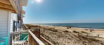 Dog-friendly beachfront townhouse with comunity pool, washer/dryer, central AC