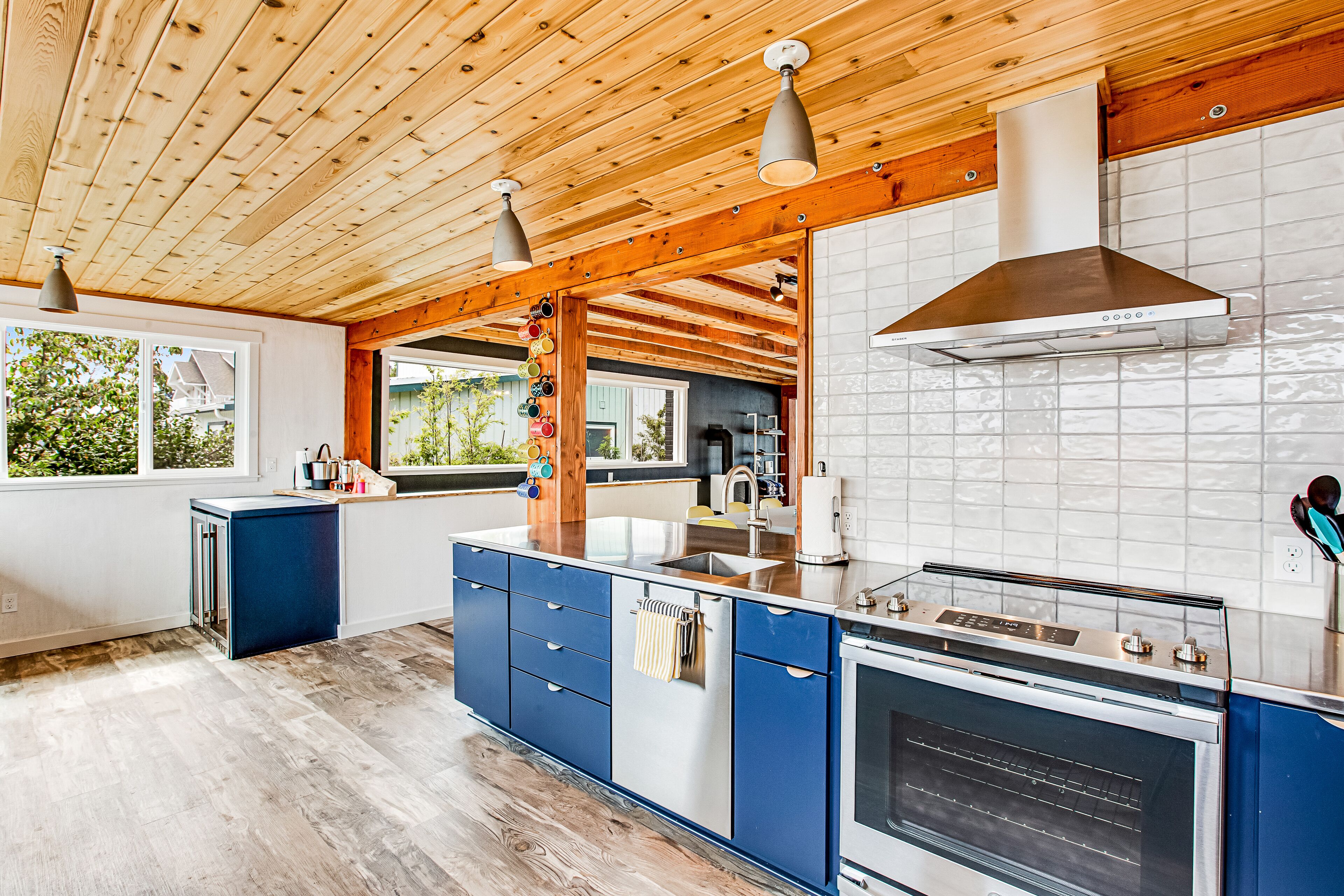 Waterfront home with 360º views, patio, firepit, deck, chef's kitchen, game room