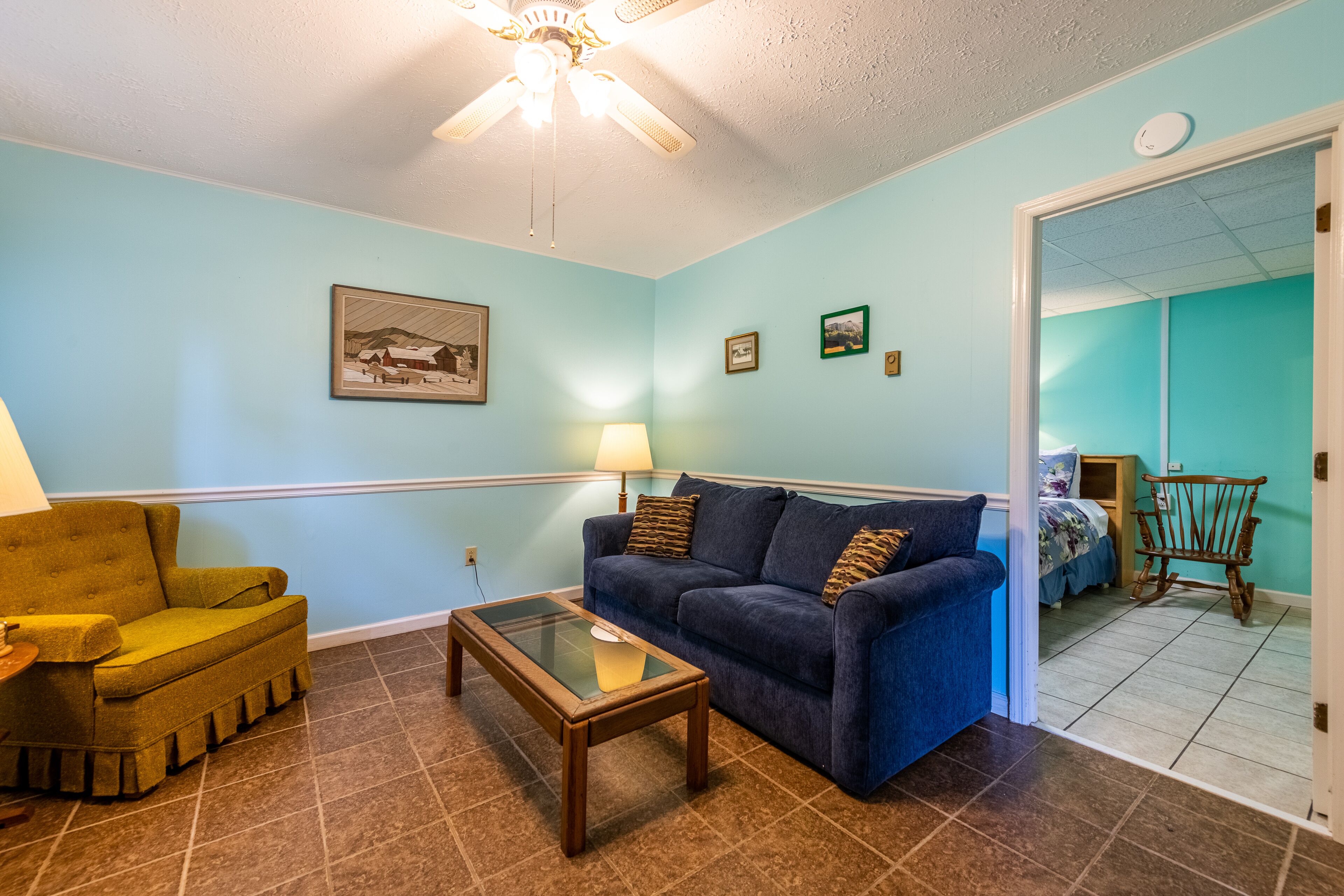 Peaceful mountain lake retreat with WiFi and washer/dryer