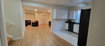 2 bedroomsand 2 bathrooms beautiful walkout basement.