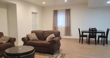 2 bedroomsand 2 bathrooms beautiful walkout basement.