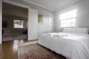 5 chambres, bureau, Wi-Fi gratuit, draps fournis