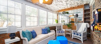 Quiet Convenient pool home, centrally located