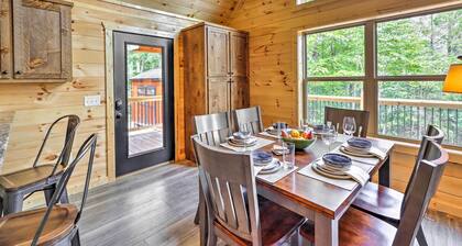 Murphy Mtn Retreat: Wraparound Deck & Hot Tub