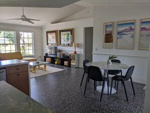 Dining - Beautiful 3 bedroom, surrounded by tropical gardens (Fort Myers)
