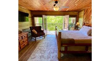 4 soverom, strykejern/-brett, reiseseng for barn og wi-fi (inkludert)