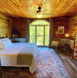 4 bedrooms, iron/ironing board, travel cot, free WiFi