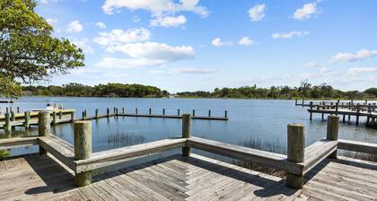 Sea Glass- Walking Distance to Front Street and it's Pet Friendly!
