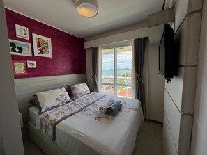 Premier-huoneisto, pääsy uima-altaalle, rantanäköala (Nautilus Ocean Breeze - Beto Carrero) | Ylelliset vuodevaatteet, yksilöllisesti sisustettu