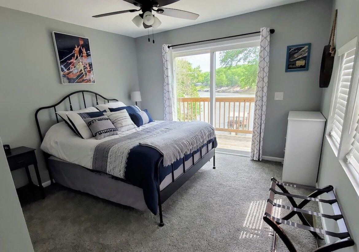 Angler's Retreat!  Lakefront home w/ private dock, boat parking & more!