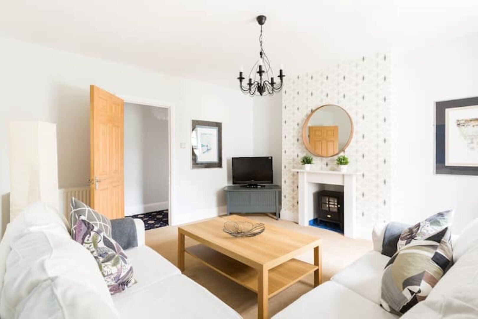 Malvern Wells Apartment With Lovely Balcony Views - 말번