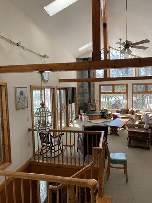 Smart TV, fireplace, ping pong, books