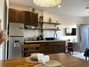 Fridge, microwave, coffee/tea maker, toaster - Designer Chic Suite w/ Green Patio & Free Bikes (Belize City)