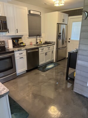 Fridge, microwave, oven, stovetop - Newly renovated Beach House on Carolina Beach, PET FRIENDLY with BOAT PARKING! (Carolina Beach)