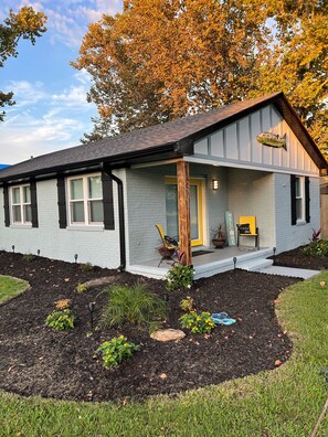 Exterior - Newly renovated Beach House on Carolina Beach, PET FRIENDLY with BOAT PARKING! (Carolina Beach)