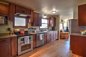 Private kitchen - Quiet mountain getaway with lots of privacy (Ridgway)