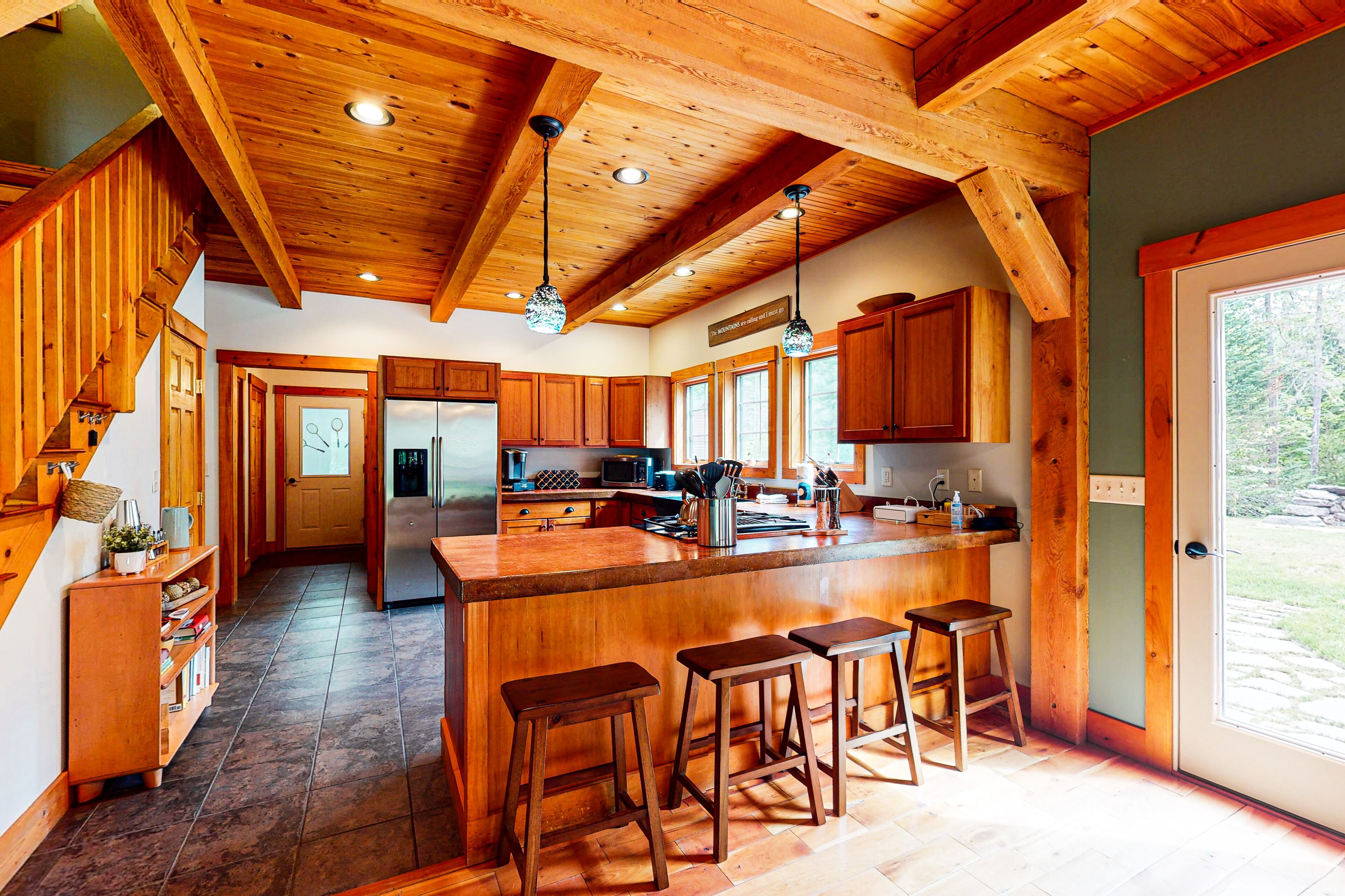 Dazzling dog-friendly lodge with stunning views, game room, firepit & W/D
