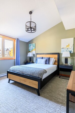 2 bedrooms, desk, iron/ironing board, travel cot - "Summit" at The Lodges of Canmore (Canmore)