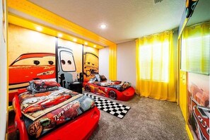 10 bedrooms, iron/ironing board, WiFi, bed sheets