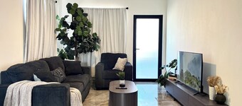 Downtown Stay - 3-Min Walk to Water Taxi