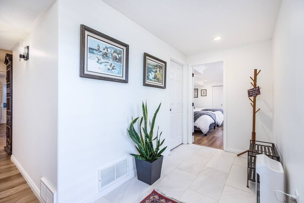 2 habitaciones, escritorio, tabla de planchar con plancha y wifi gratis 