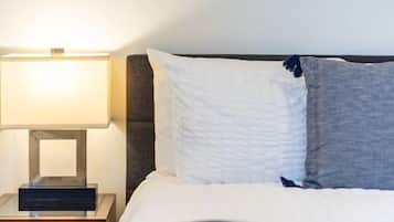 2 slaapkamers, een bureau, een strijkplank/strijkijzer, gratis wifi