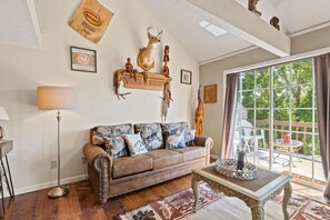 Televisión, futbolito, tenis de mesa y libros 