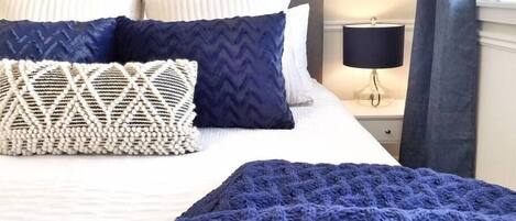 3 bedrooms, desk, iron/ironing board, free WiFi