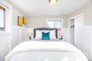 3 bedrooms, desk, iron/ironing board, free WiFi