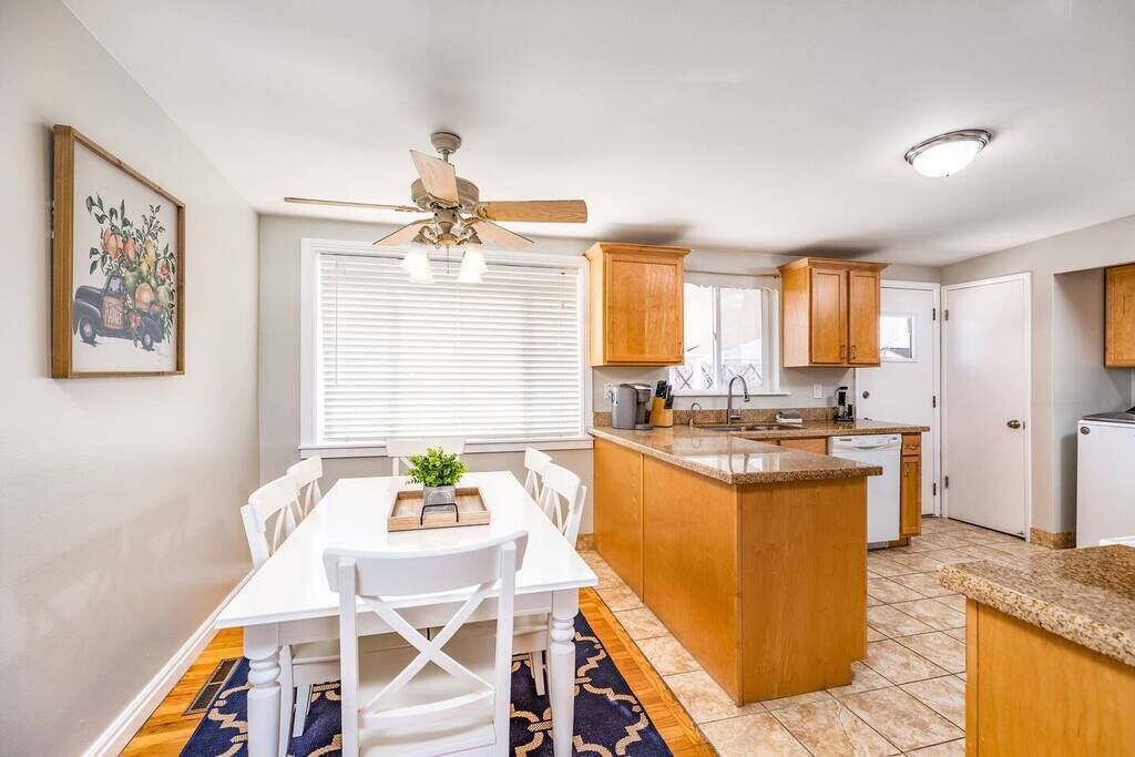 Great location! Close to mountains!