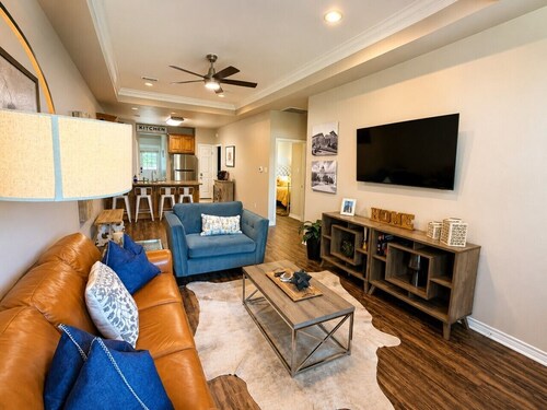 Varsity Vacay ~ Centrally located Aggieland Escape!