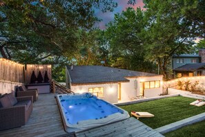 Et oppvarmet basseng