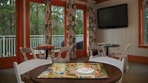 Dining - Hilton Head Beach Villa 3BR in Marriott Surfwatch (Hilton Head Island)