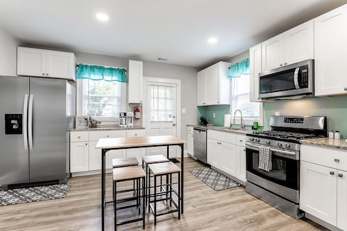 Family-Friendly 5BR Beach Home • Dogs OK • Sleeps 10